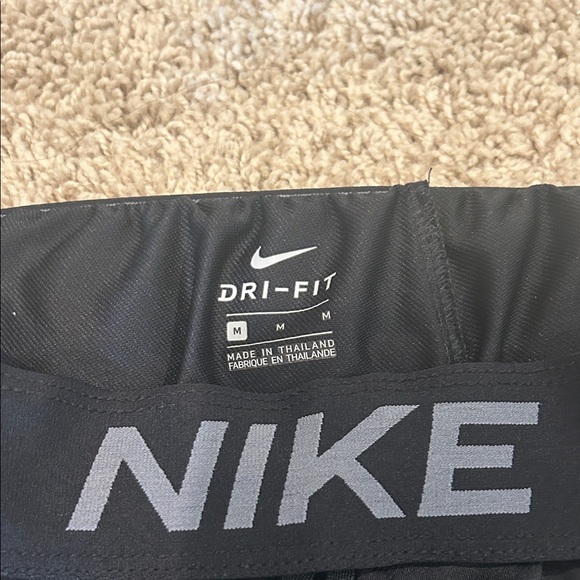Nike Black Athletic Shorts - Picture 3 of 4